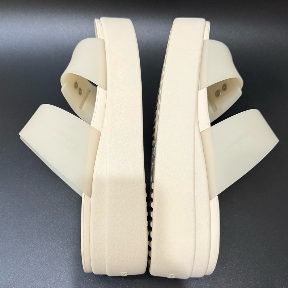 CROCS Beige Sandstone Brooklyn Buckle Frosted Low Wedge Sandals Women’s Size 8 - Picture 7 of 16